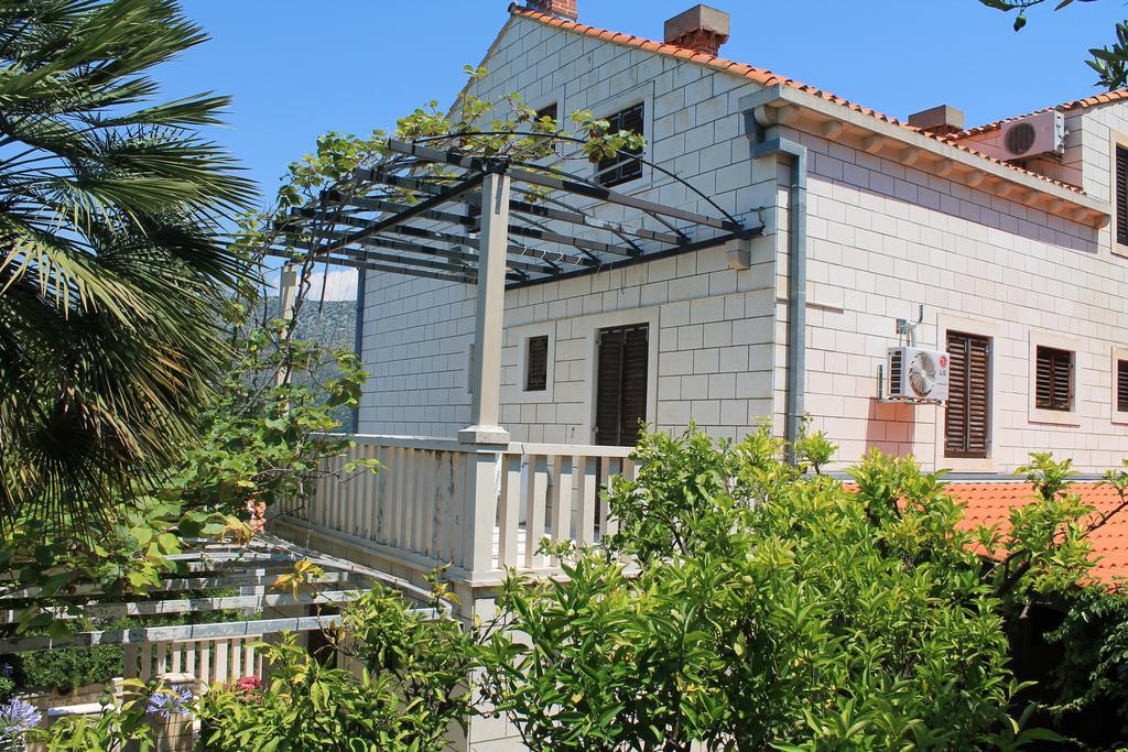 Apartments And Rooms Villa Mir Zaton  Exterior photo