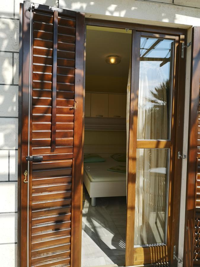 Apartments And Rooms Villa Mir Zaton  Exterior photo